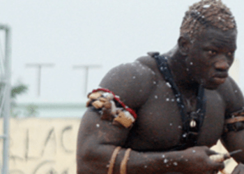 Baye mandione, Garga et Gouye Gui étalés : Boy Niang 2, en superman devant Sa Thiés